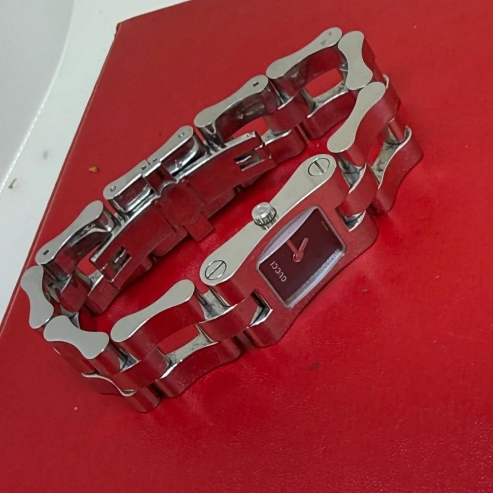 GUCCI 2305L Quartz Stainless Steal Watch - Picture 9 of 11